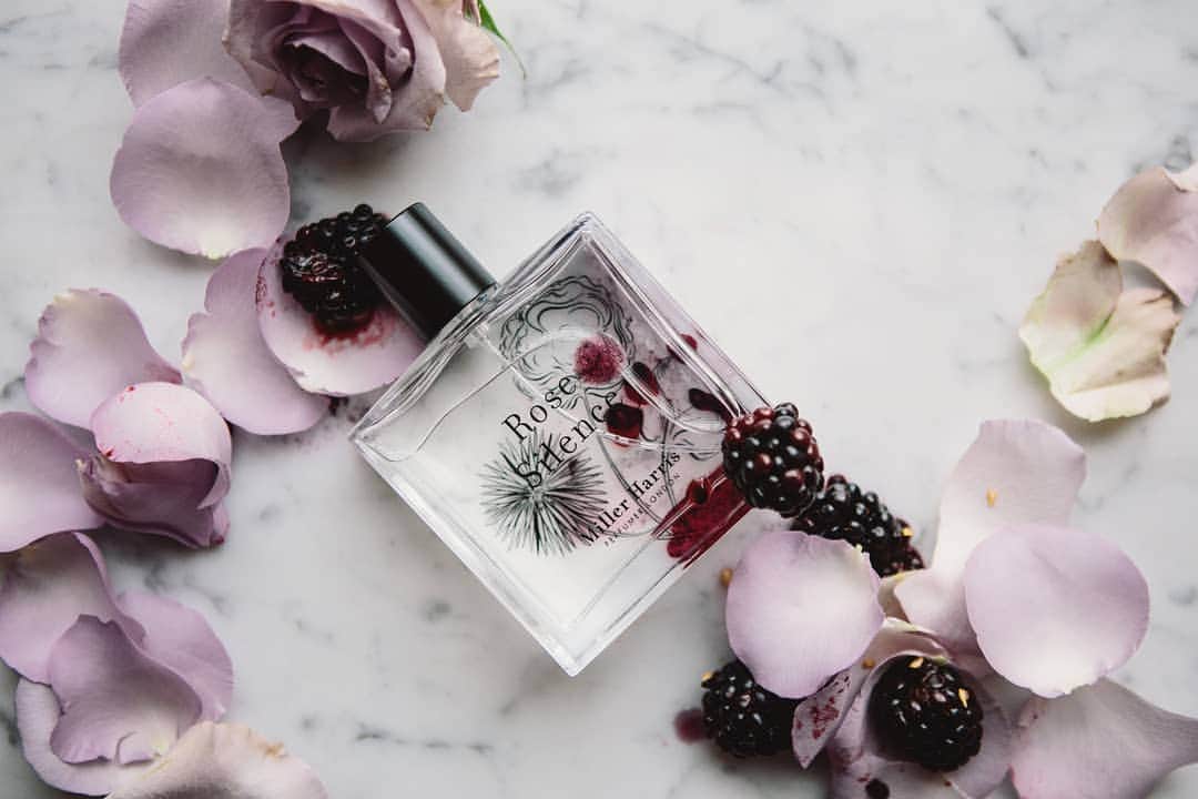 のインスタグラム：「A sweet resonance of fruits lifts the delicate petals, creating a charming and modern rose perfume, the perfect Mother's Day gift.」