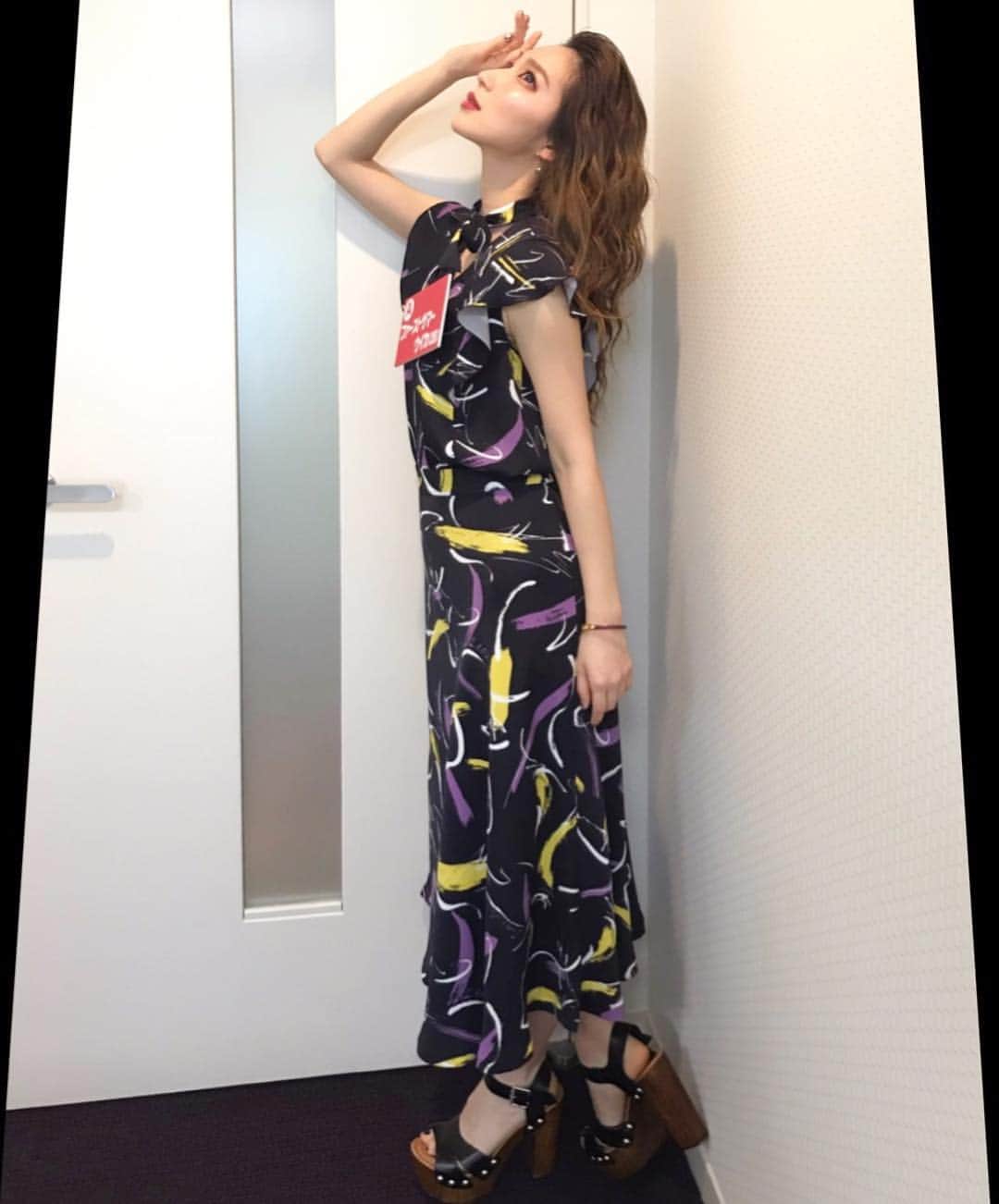 ファーストサマーウイカさんのインスタグラム写真 - (ファーストサマーウイカInstagram)「今日のお衣装も素敵だった〜✨ stylist @eiji.stylist」3月28日 0時01分 - f_s_uika