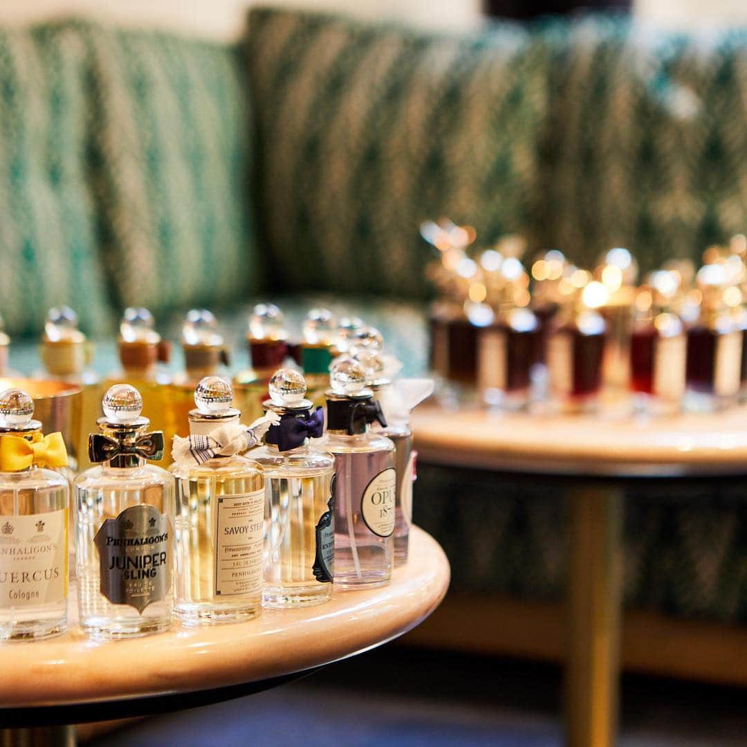 ペンハリガンさんのインスタグラム写真 - (ペンハリガンInstagram)「Last week, we welcomed The Ingénue Cousin Flora and The Impudent Cousin Matthew into the Portraits Family in true Penhaligon's fashion. We marked this momentous occasion with a launch event featuring an array of olfactive treats and tipples inspired by the two new Portraits fragrances. Swipe through to see a selection of highlights from the festivities! #penhaligonsxportraits」3月28日 0時02分 - penhaligons