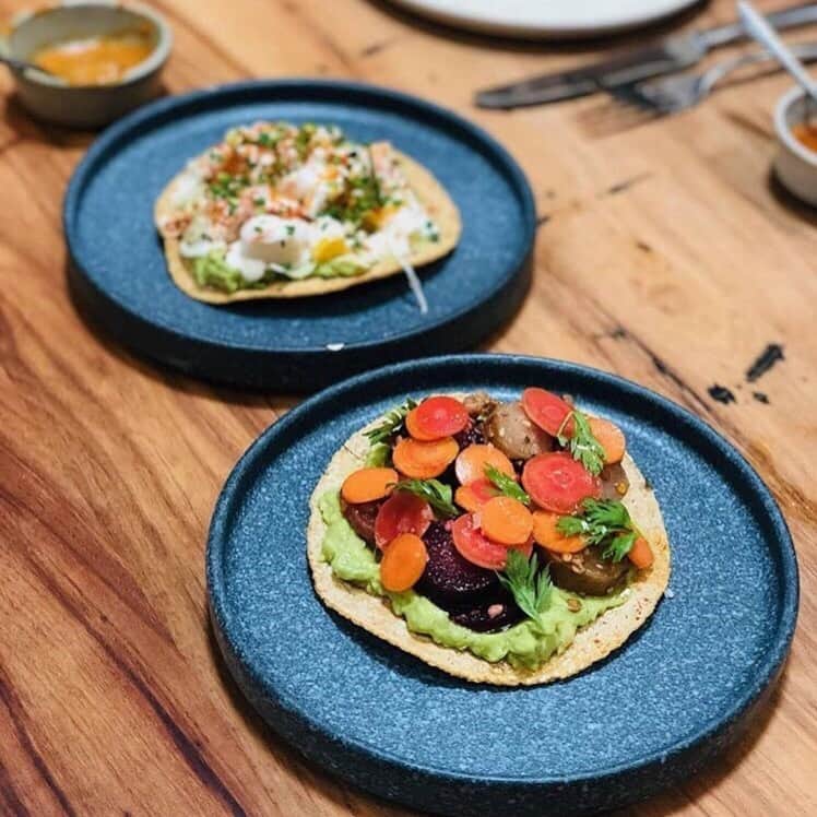 Food & Wineさんのインスタグラム写真 - (Food & WineInstagram)「We know #TacoTuesday is already a thing (and it’s Wednesday!), but we fully support tacos every single day of the week, especially when they are this bright and flavorful. 📷: @seejanebake」3月28日 0時10分 - foodandwine