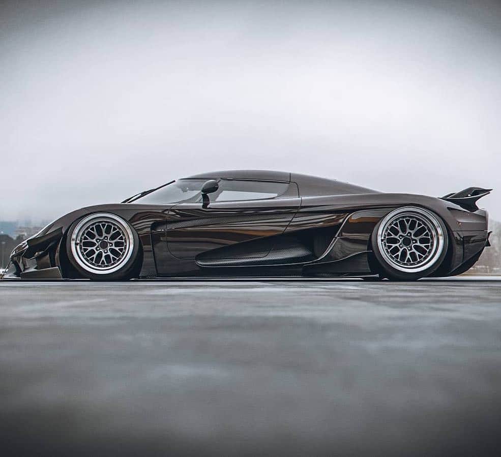 CARLiFESTYLEさんのインスタグラム写真 - (CARLiFESTYLEInstagram)「Slammed Regera! What do you think? @the_kyza just having some fun! I dig it 💯 #carlifestyle #render」3月28日 0時34分 - carlifestyle