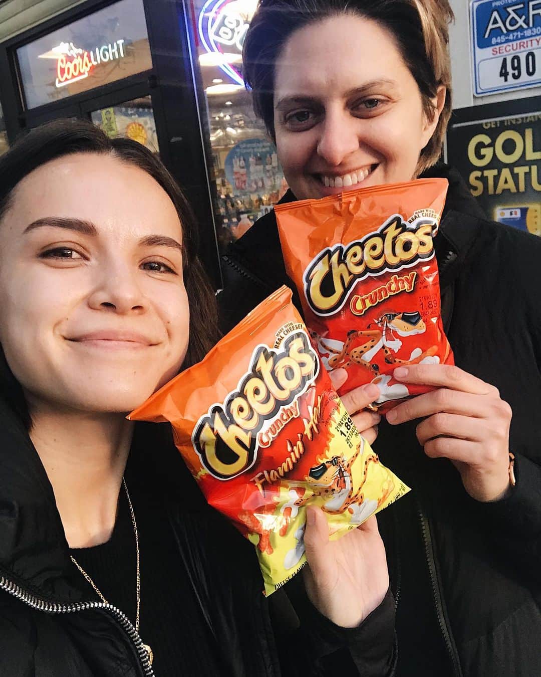 イングリッド・ニールセンさんのインスタグラム写真 - (イングリッド・ニールセンInstagram)「Erica and I were ready for a romantic getaway upstate, but the universe had other plans! Halfway into our drive, we hit a HUGE pothole that ripped open a front tire. We pulled into a gas station and I started feeling defeated. The sun was going down, we only had the one night away together after being apart for weeks and now this flat tire was taking away our quality time. Erica, however, saw the opportunity in front of us. She went inside to find help and a random guy getting coffee in the gas station offered to change our tire. Turns out, there was no spare so we had to get towed. *thanks the AAA gods* While we were waiting, Erica said, “What are we doing? We are at a gas station aka the land of Cheetos! Let’s go get your favorite food!” And in that instant, everything shifted for me. I realized our time together wasn’t being taken from us, it was there, right in front of us. It just looked different than I had planned and Erica saw that from the beginning. We were surrounded by so many complete strangers who wanted to help, from the woman who guided us to the gas station, to the coffee guy, the AAA reps, our tow truck driver and even the people at our b&b once we got there. It was incredible to be embraced so unexpectedly. In the end, our trip was wonderful. I learned that the magic of an experience isn’t found in the perfectly planned picturesque itinerary, it’s found in the small moments of love... which sometimes looks like your girlfriend buying you a bag of hot Cheetos.❤️」3月28日 1時15分 - ingridnilsen