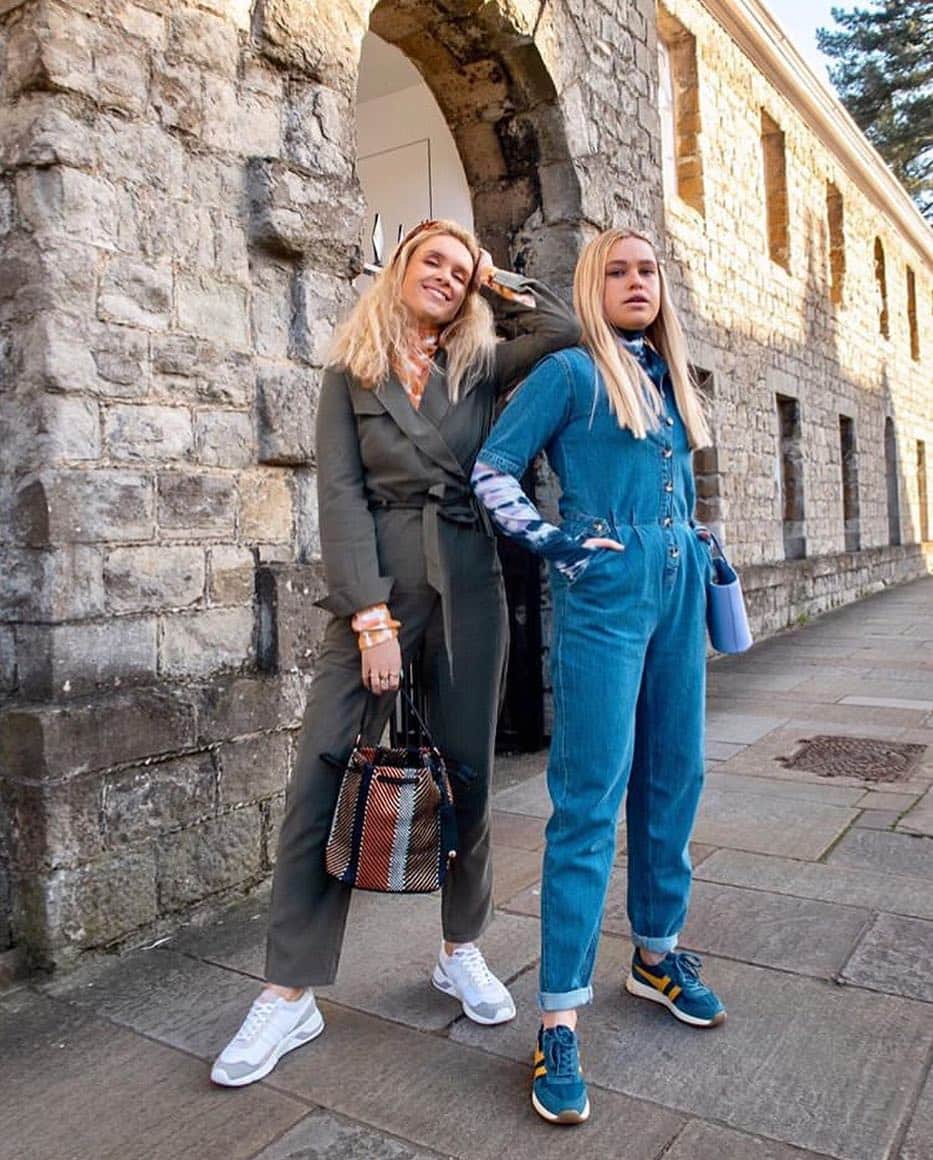 のインスタグラム：「Casual styling perfected by @oliviaandalice_ wearing the Vancouver and Eclipse trainers 🙌🏽. Don’t forget to catch their styling vids in our stories! #bloggerstyle #styleinspo #girlsinkicks #casuallooks #golaclassics」