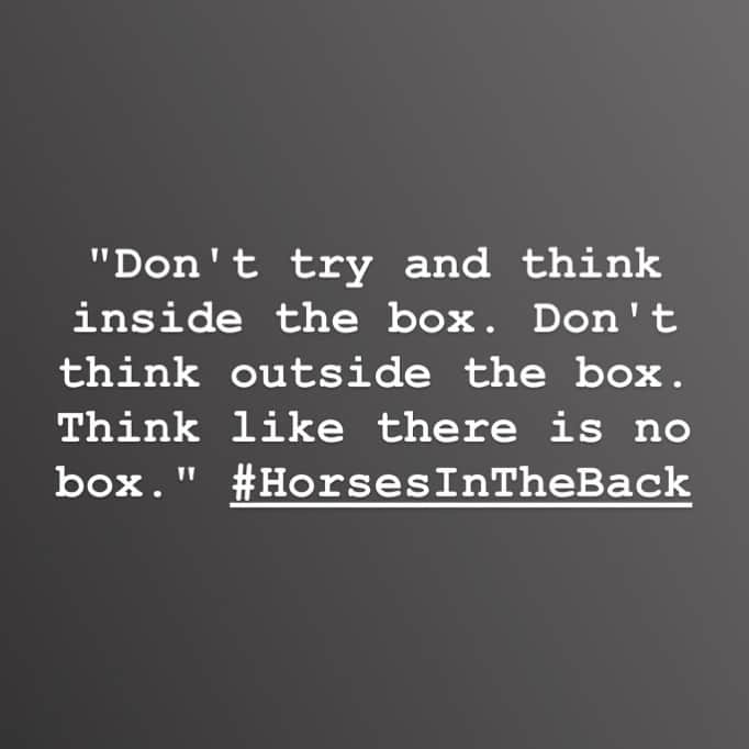 ビリー・レイ・サイラスさんのインスタグラム写真 - (ビリー・レイ・サイラスInstagram)「"Don't try and think inside the box. Don't think outside the box. Think like there is no box." #HorsesInTheBack」3月28日 2時31分 - billyraycyrus