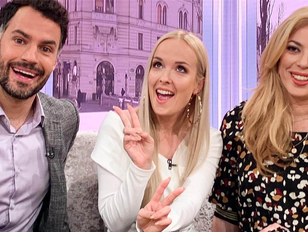 Nika Kljunのインスタグラム：「Thank you @oddaja_dobrojutro for having me on the morning show! 📺🙋🏼‍♀️ Support from a national tv truly means a lot. It’s always so great to be in your company. . Brought my beautiful mom @janjapusl with me for the interview & our little cha cha dancers Julijo ter Marka. Bright and early but that doesn’t matter when the company is fun! 🙌🏼 Check the interview on their website!! . #brightandearly #tvinterview #dancelifestyle #dancefamily #bolerodancecenter #dobrojutroslovenija #rtvslo」