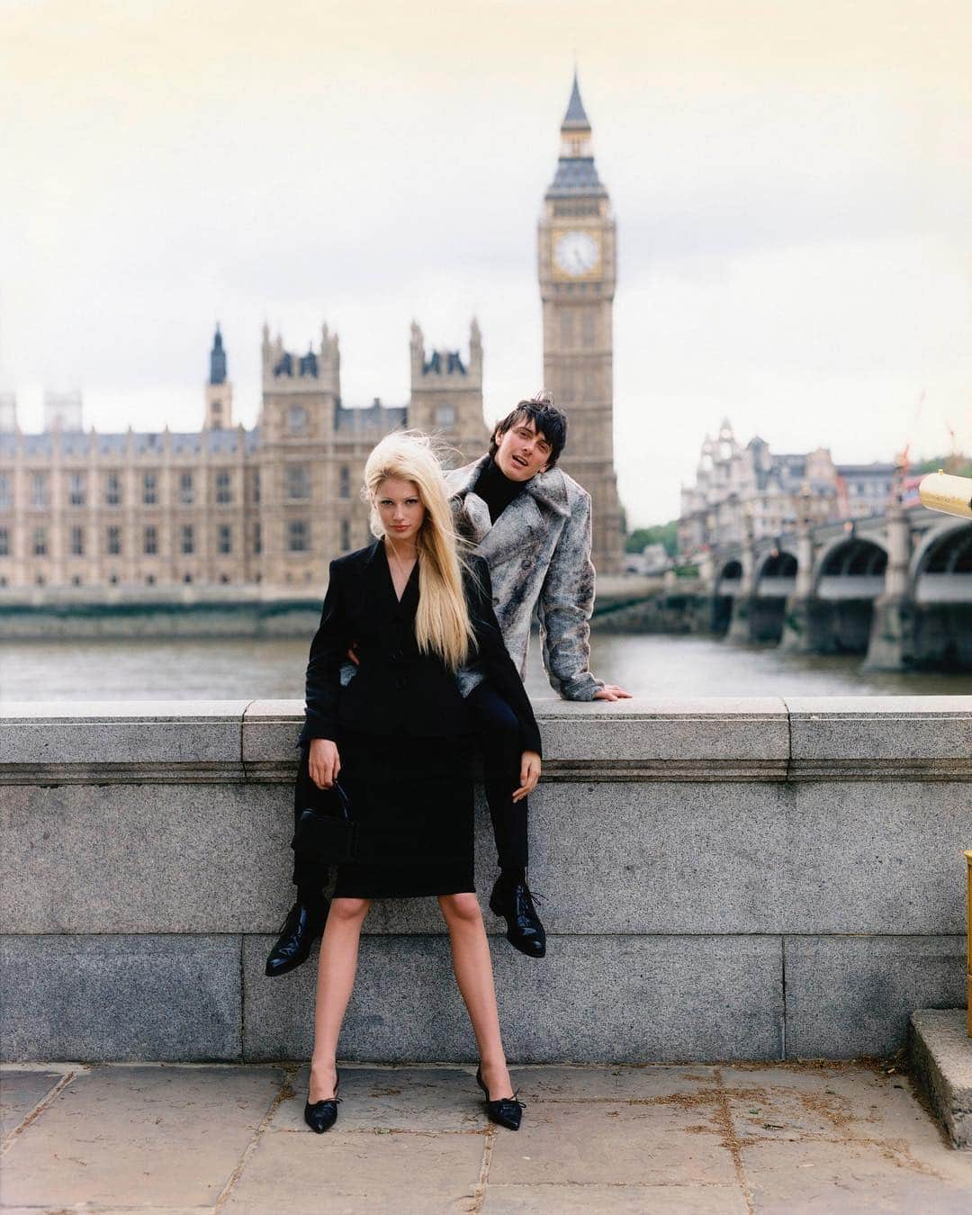 British Vogueさんのインスタグラム写真 - (British VogueInstagram)「London is officially the best city in the world according to TripAdvisor's 2019 Travellers' Choice Awards. While the Harry and Meghan effect cannot be denied, there’s plenty of other reasons to love the British capital. From Afrobeats club nights to knowing @ClaridgesHotel is always there for a martini on a Thursday. Click the link in bio for 5 Vogue editors on their favourite things about calling #London home.」3月28日 2時34分 - britishvogue