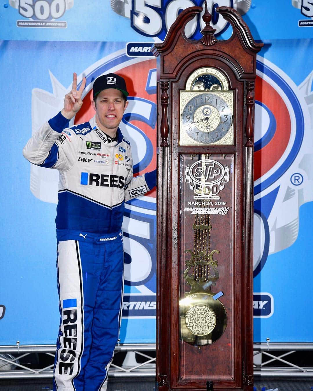 のインスタグラム：「Holy cow! First place!🥇🥇🥇 Way to go. #IkeBeharGentleman, @bradkeselowski! . . #Menswear #Winner #WinnerCircle #RaceCarDriver #Racear」