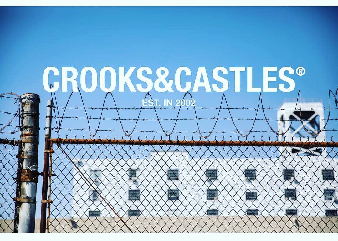 Crooks & Castlesさんのインスタグラム写真 - (Crooks & CastlesInstagram)「// FWU OR FALL AGAINST US // #CROOKS #CASTLES #CROOKSNCASTLES #CROOKSANDCASTLES #CSTC」3月28日 3時04分 - crooksncastles