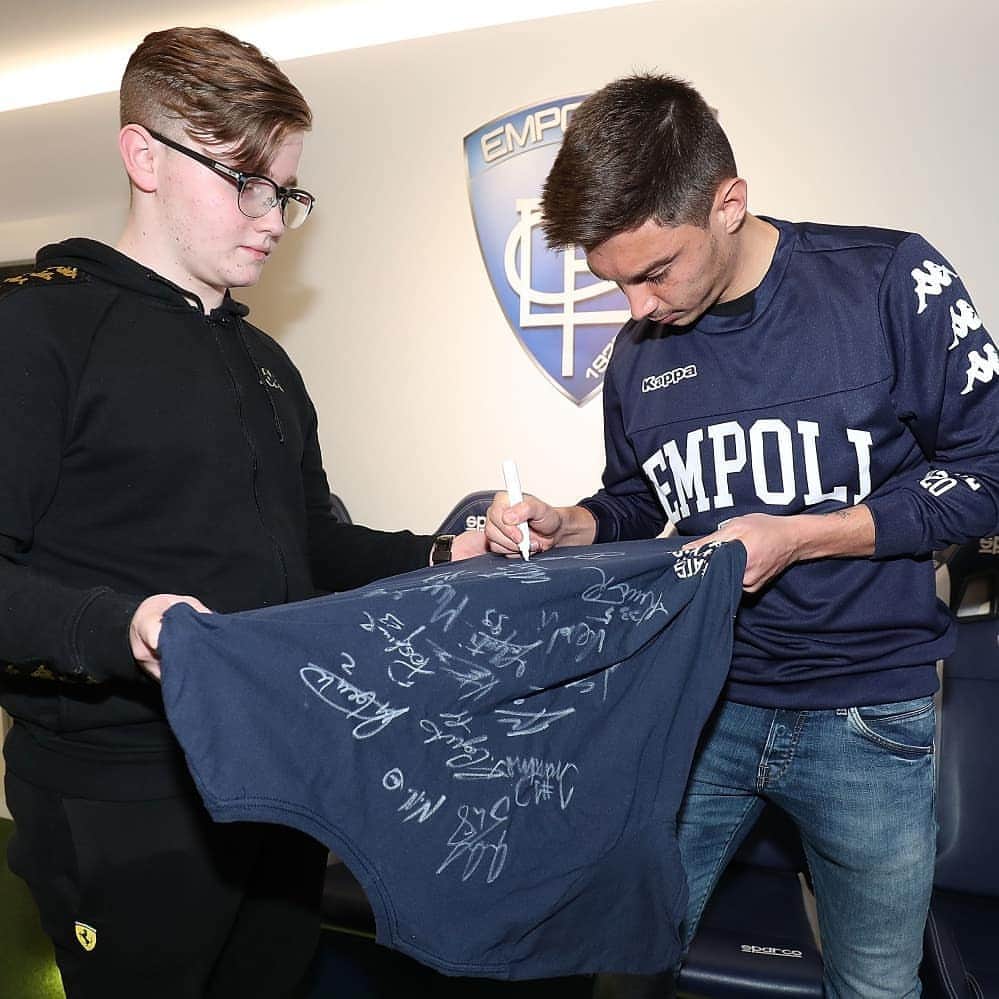 エンポリFCさんのインスタグラム写真 - (エンポリFCInstagram)「@cristiandellorco e @diegofarias17 questa sera all'Empoli Store 📸📸📸」3月28日 3時24分 - empoli_fc_official