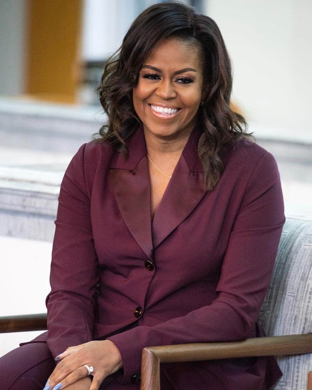 British Vogueさんのインスタグラム写真 - (British VogueInstagram)「After selling more than 10 million copies #MichelleObama's book #IAmBecoming is set to become the best-selling memoir in history. #BritishVogue has handpicked 15 of the most loved quotes from the autobiography. Read them via the link in bio.」3月28日 3時57分 - britishvogue