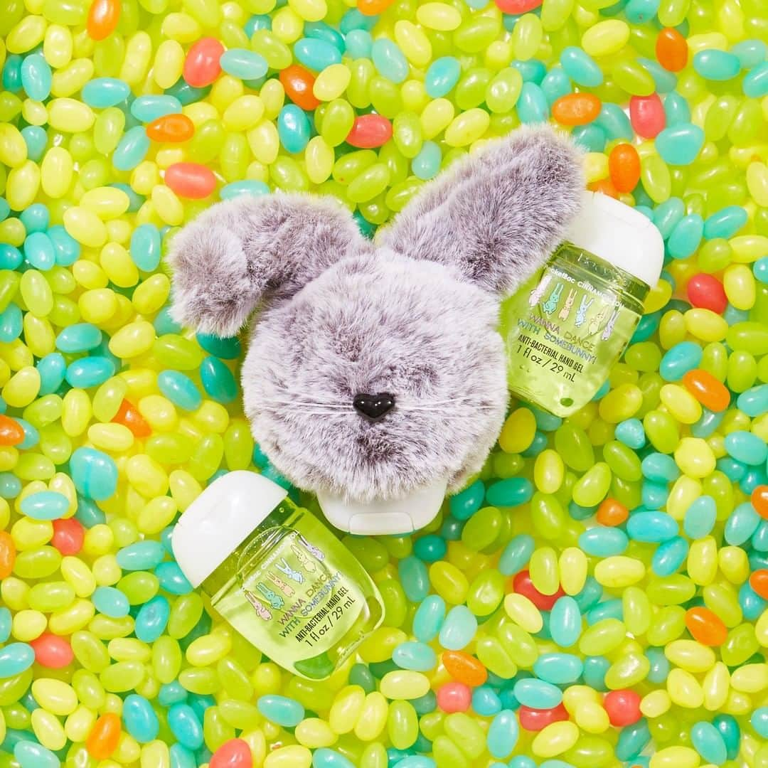 Bath & Body Worksさんのインスタグラム写真 - (Bath & Body WorksInstagram)「Tag somebunny you love 💕🐰」3月28日 4時00分 - bathandbodyworks