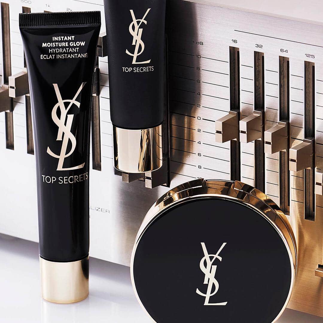 Yves Saint Laurent Beautyさんのインスタグラム写真 - (Yves Saint Laurent BeautyInstagram)「Seize the secrets to long lasting perfection. TOP SECRETS INSTANT MOISTURE GLOW hydrates the skin and blurs imperfections, making it the perfect partner to LE CUSHION ENCRE DE PEAU and TOP SECRETS INSTANT MATTE PORE REFINER #yslbeauty #secretsessions #topsecrets」3月28日 4時01分 - yslbeauty