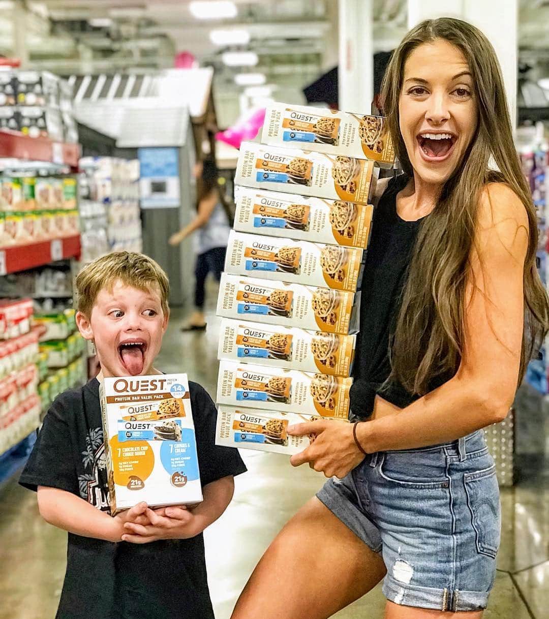 questnutritionさんのインスタグラム写真 - (questnutritionInstagram)「The #QuestSquad went #OnaQuest to find the new 14 Quest Bar Value Pack at @samsclub locations throughout the country! 🥳🛒 You can find it now online & in stores! 🙌💙 #samsclub」3月28日 4時03分 - questnutrition