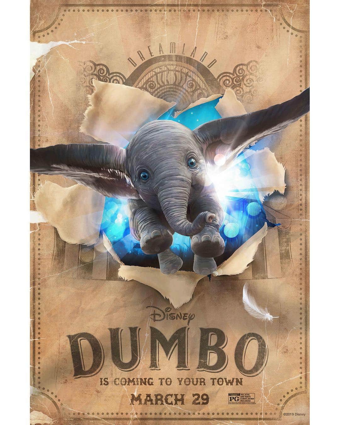 Walt Disney Studiosさんのインスタグラム写真 - (Walt Disney StudiosInstagram)「Let’s get ready for #Dumbo with new Poster Posse art by @hopkodesigns, @turksworks, @kazoomori, @samgilbey. See the film in theaters tomorrow!」3月28日 4時18分 - disneystudios