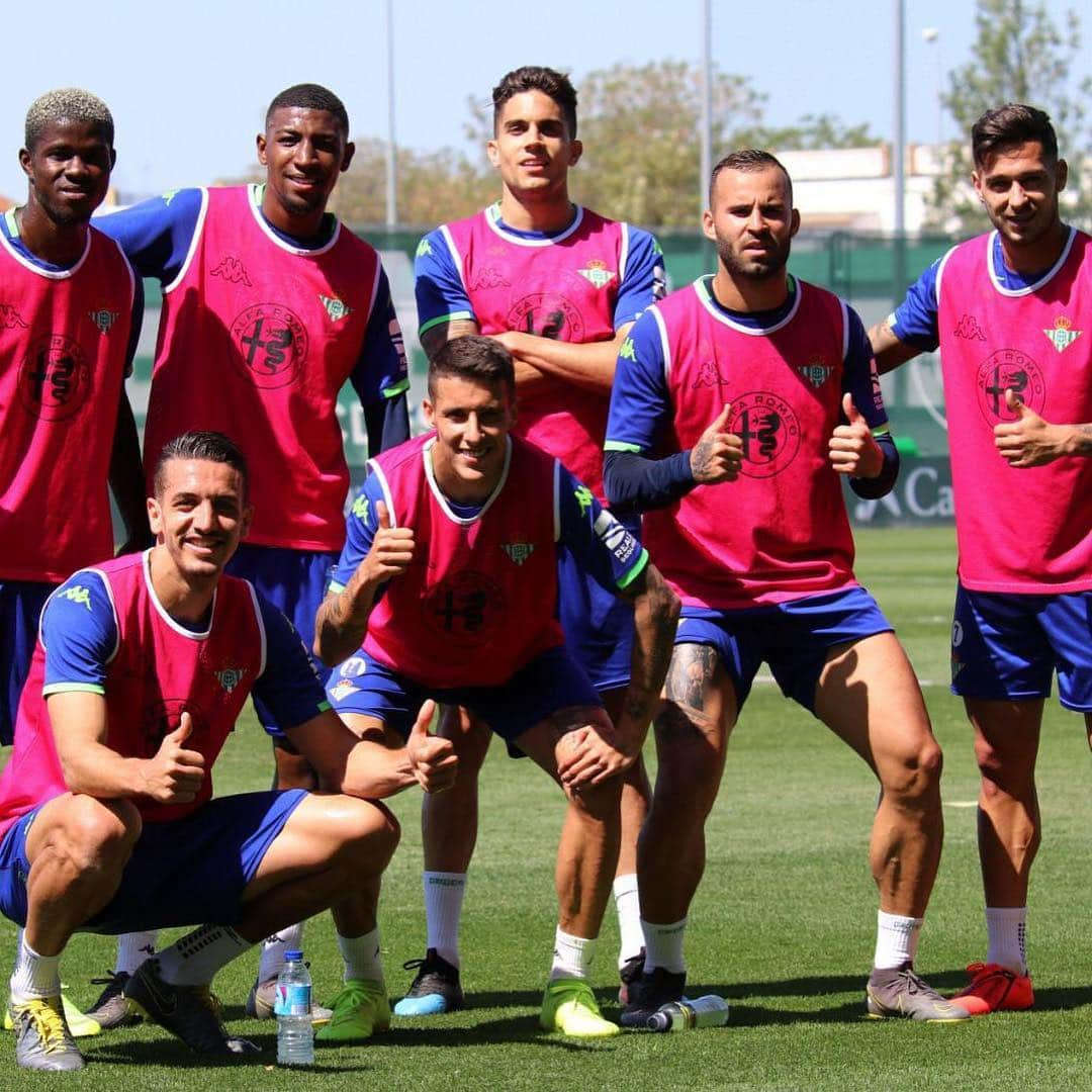 ヘセ・ロドリゲスさんのインスタグラム写真 - (ヘセ・ロドリゲスInstagram)「⚽️🔝✌🏽🤙🏽👏🏽」3月28日 4時24分 - jeserodriguez10