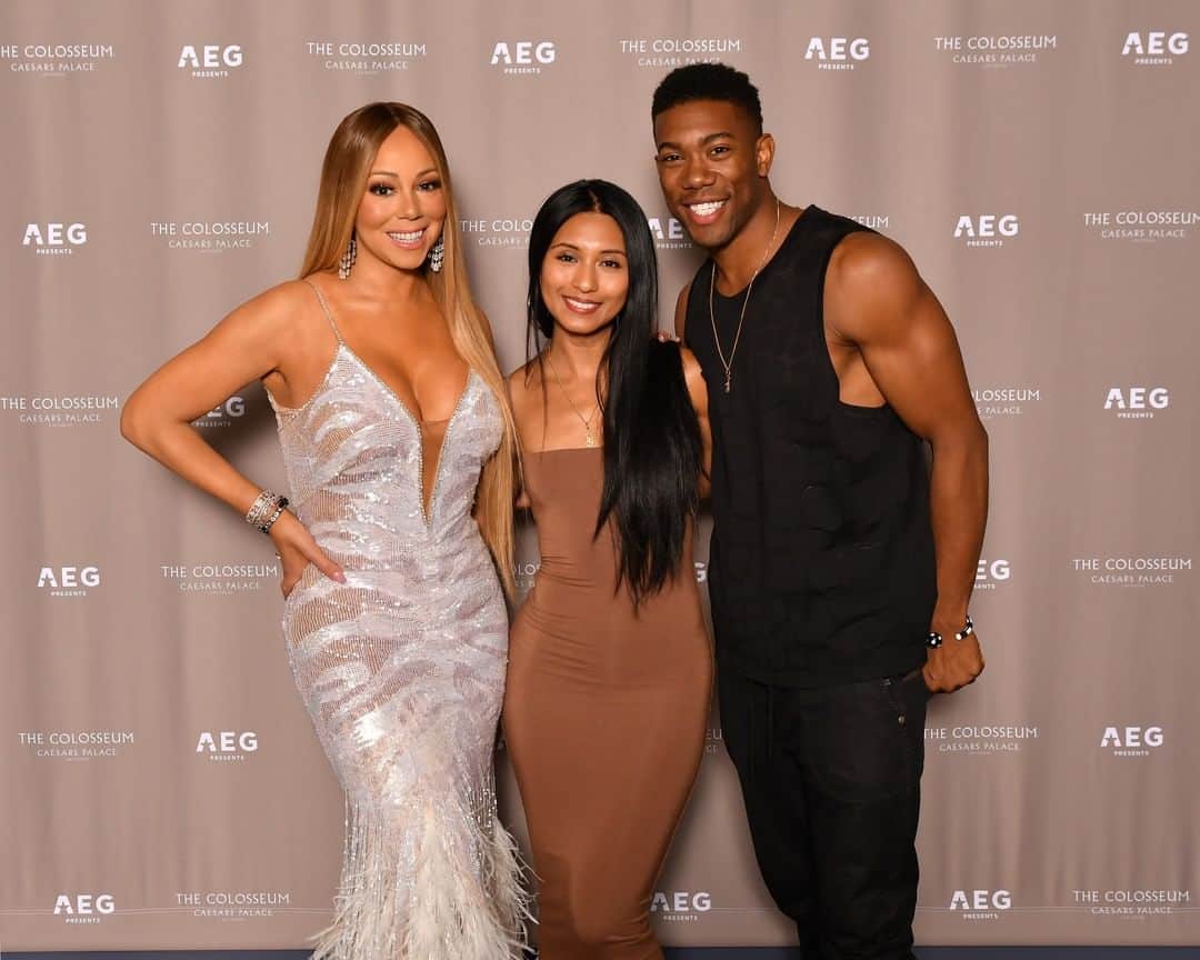 のインスタグラム：「I  mean...yea that’s mariah Carey. She sweet 🥰 the hubs @gmadison4 been blessing the stage with her for a couple years now. Super proud of him for living his dreams . Go u babe. Supporting u is fun. ❤️❤️ #Chenelleworld #Mariahcarey #Gmadison」