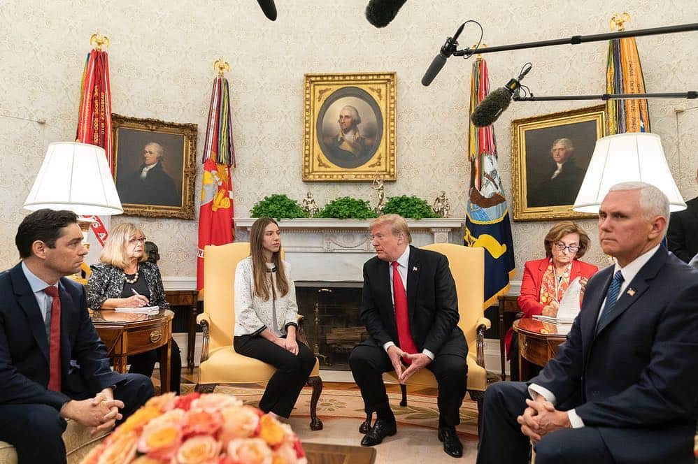 ドナルド・トランプさんのインスタグラム写真 - (ドナルド・トランプInstagram)「Today, President Trump met with Fabiana Rosales de Guaido, the First Lady of the Bolivarian Republic of Venezuela, in the Oval Office of the White House.」3月28日 4時54分 - realdonaldtrump