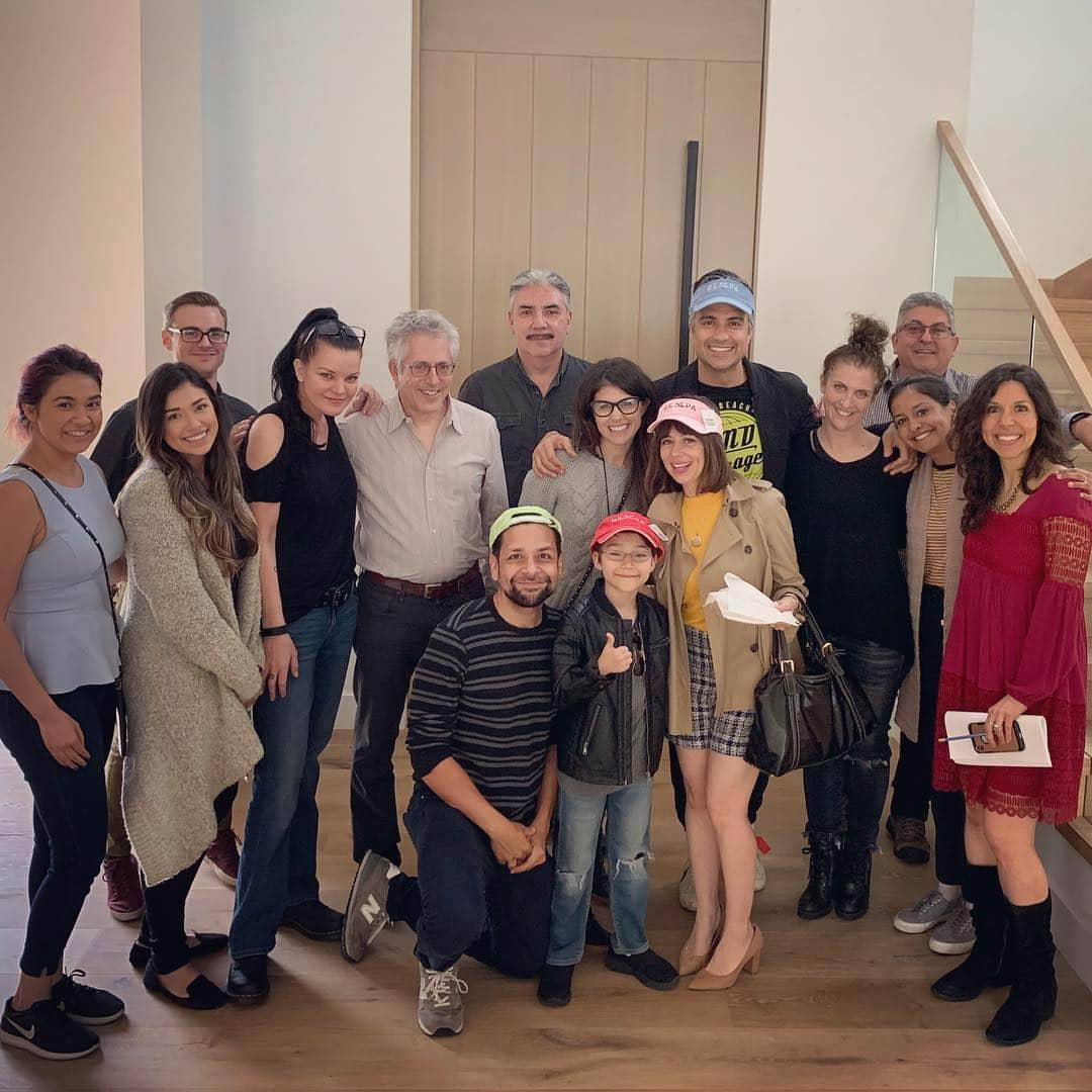 ハイメ・カミールさんのインスタグラム写真 - (ハイメ・カミールInstagram)「What a gift it’s to see characters come to life! Today we had our first table read for #BROKE and boy was I happy 😃 The talent, timing and heart of these individuals is beyond believe! We’re so lucky 🙏🏼☺️ Nothing but respect and admiration to this group of incredible actors, today they brought SAMMY, JACKIE, ELIZABETH and LUIS to life and the experience was magical... World, here we come! 🙌🏼🕺🏽🎉 / Qué regalo es ver nacer personajes! Hoy tuvimos nuestra primera lectura de #BROKE y no puedo estar más feliz! El talento, ritmo y corazón de estas personas es increíble. Absoluto respeto y admiración para este grupo de actores maravillosos. Hoy le dieron vida a SAMMY, JACKIE, ELIZABETH y LUIS y fue mágico. Prepárate mundo porque ahí vamos! @natashaleggero @theizzydiaz @toniocorbo #PauleyPerrette @cbstv @cbstvstudios #cbs #cbscomedy #sitcom #multicam」3月28日 5時37分 - jaimecamil