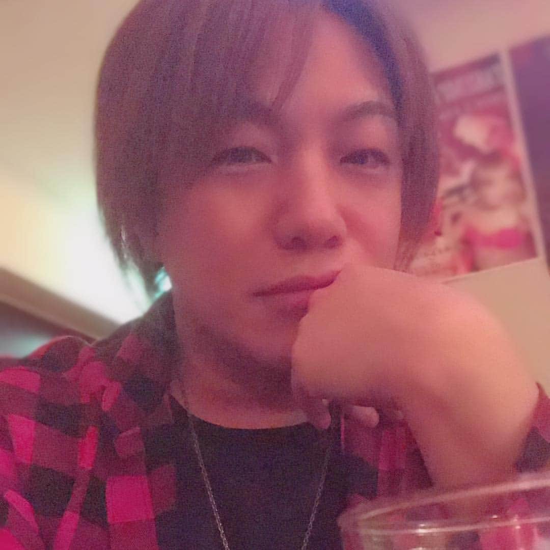 のインスタグラム：「本日はちょっと濃い目のMTG呑み with 高橋秀幸くん & NewJack拓郎さんと ^_^  三人よれば文殊の智恵ってヤーツー？ なかなか興味深きディスカッションでしたww」