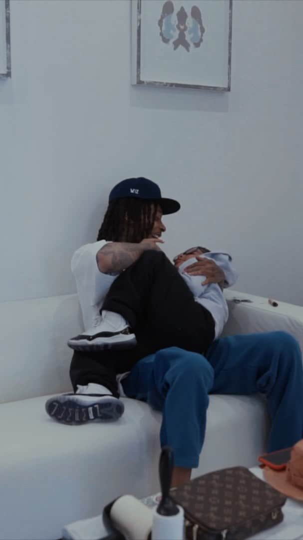ウィズ・カリファのインスタグラム：「Took my little man wit me to work.」