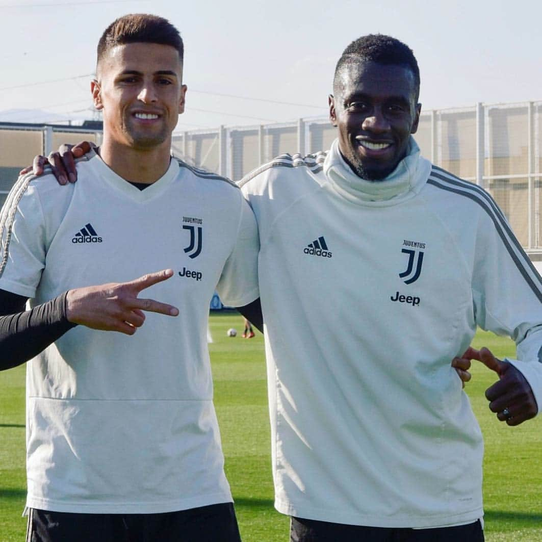 ブレーズ・マテュイディさんのインスタグラム写真 - (ブレーズ・マテュイディInstagram)「Back to training with my man @jpcancelo ✌🏼👍🏾 🇫🇷🇵🇹 #GiveItAll」3月28日 6時14分 - blaisematuidiofficiel