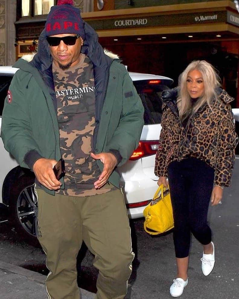 E! Onlineさんのインスタグラム写真 - (E! OnlineInstagram)「Wendy Williams made a shocking appearance with husband Kevin Hunter, amid rumors that his alleged mistress gave birth to their baby. (📷: Splash News)」3月28日 6時14分 - enews