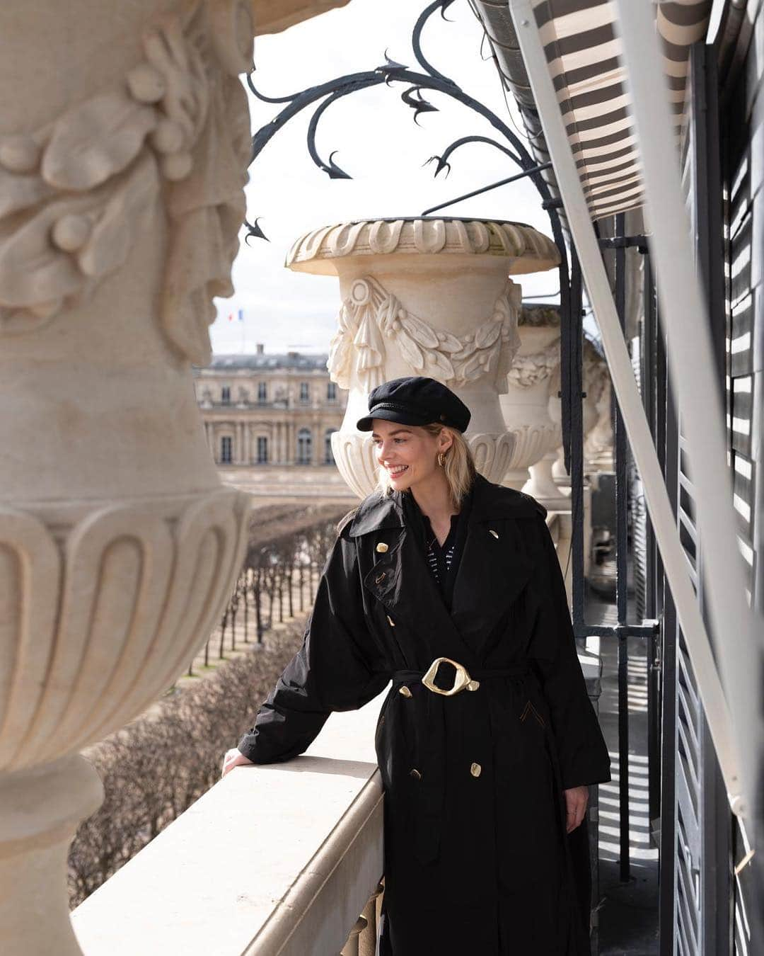 サマーラ・ウェイビングさんのインスタグラム写真 - (サマーラ・ウェイビングInstagram)「Stopped by Aje in Paris ❤️ @edwina__forest // shot by @felix_forest」3月28日 6時17分 - samweaving