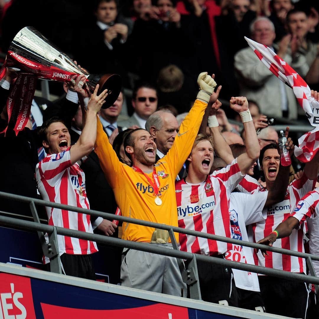 サウサンプトンFCさんのインスタグラム写真 - (サウサンプトンFCInstagram)「UNFORGETTABLE Wembley memories 🏆  Where were you #OnThisDay in 2010? 😍 #saintsfc #TBT」3月28日 17時06分 - southamptonfc