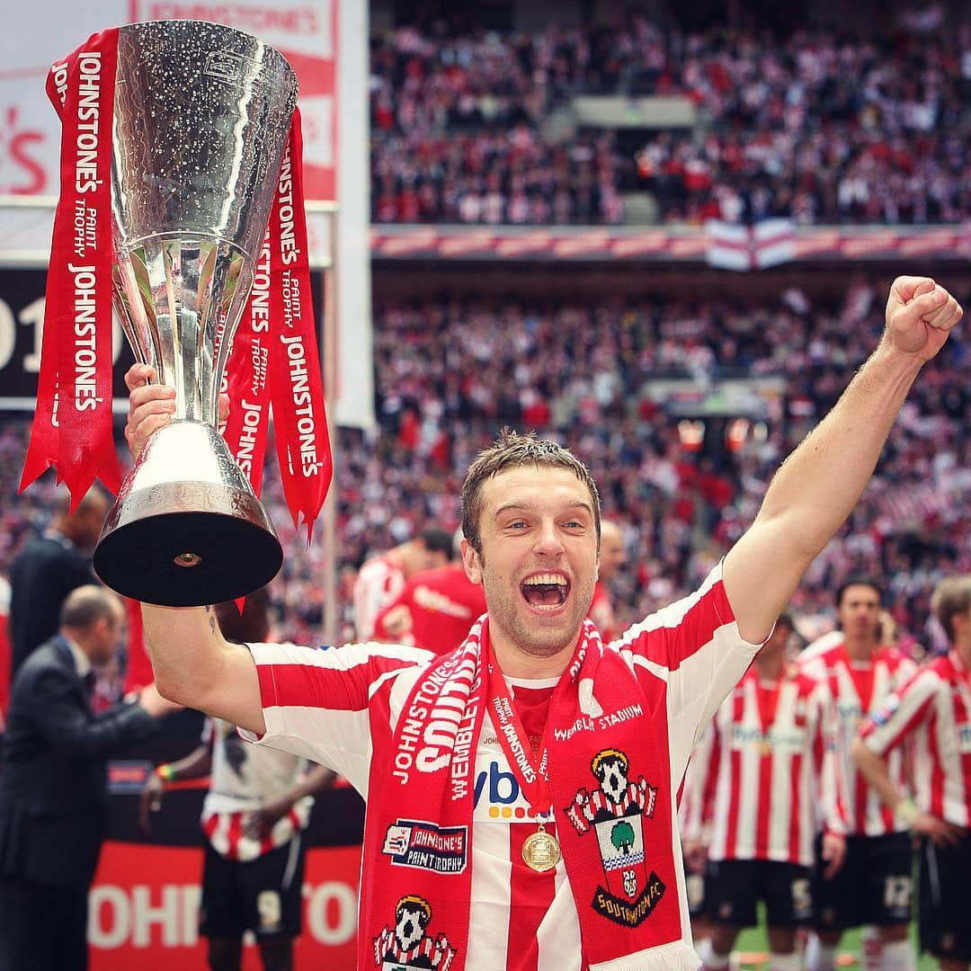 サウサンプトンFCさんのインスタグラム写真 - (サウサンプトンFCInstagram)「UNFORGETTABLE Wembley memories 🏆  Where were you #OnThisDay in 2010? 😍 #saintsfc #TBT」3月28日 17時06分 - southamptonfc