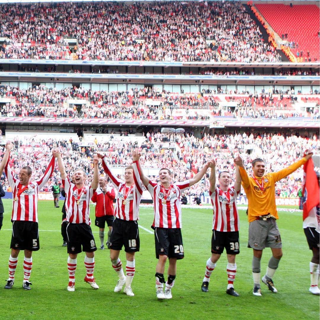 サウサンプトンFCさんのインスタグラム写真 - (サウサンプトンFCInstagram)「UNFORGETTABLE Wembley memories 🏆  Where were you #OnThisDay in 2010? 😍 #saintsfc #TBT」3月28日 17時06分 - southamptonfc