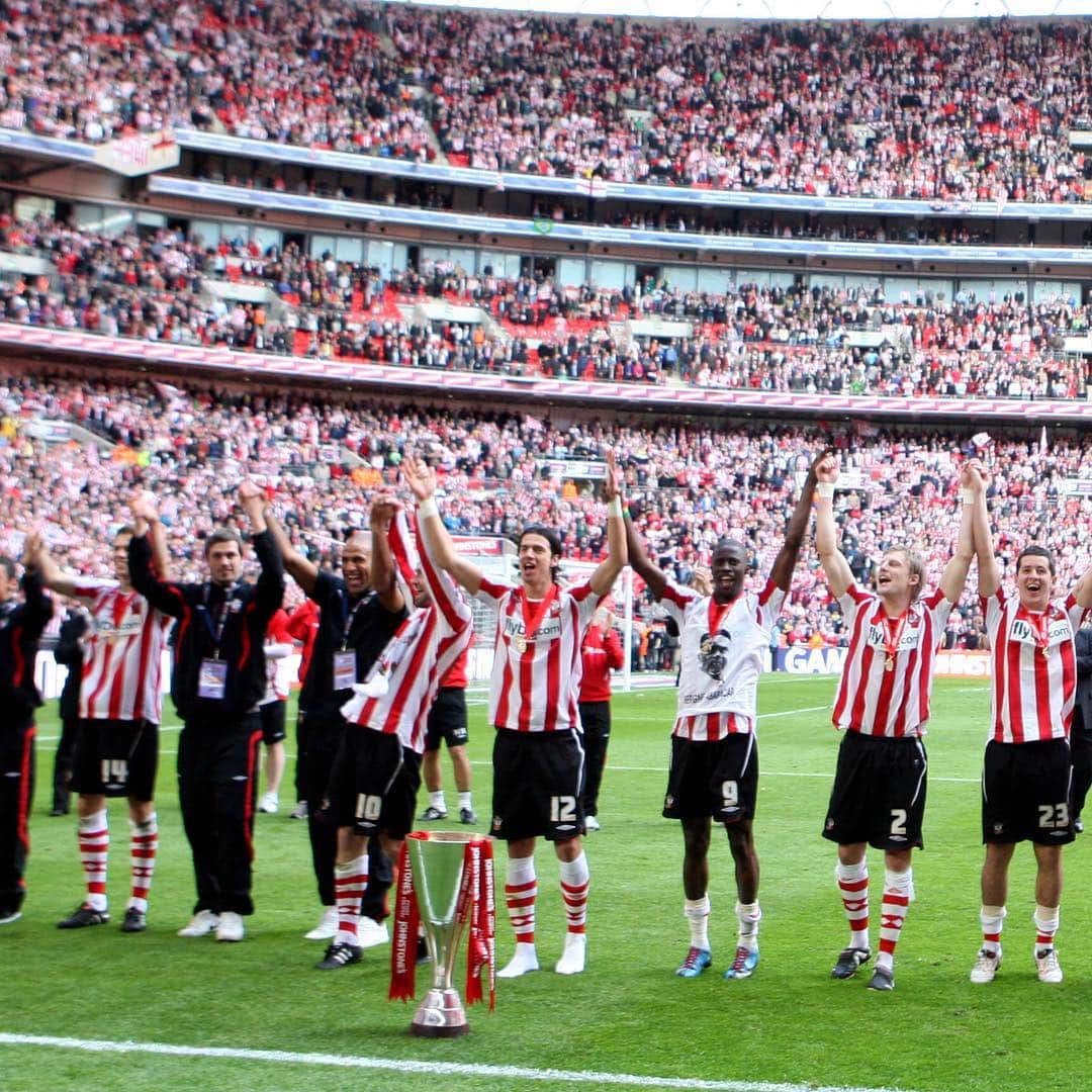 サウサンプトンFCさんのインスタグラム写真 - (サウサンプトンFCInstagram)「UNFORGETTABLE Wembley memories 🏆  Where were you #OnThisDay in 2010? 😍 #saintsfc #TBT」3月28日 17時06分 - southamptonfc