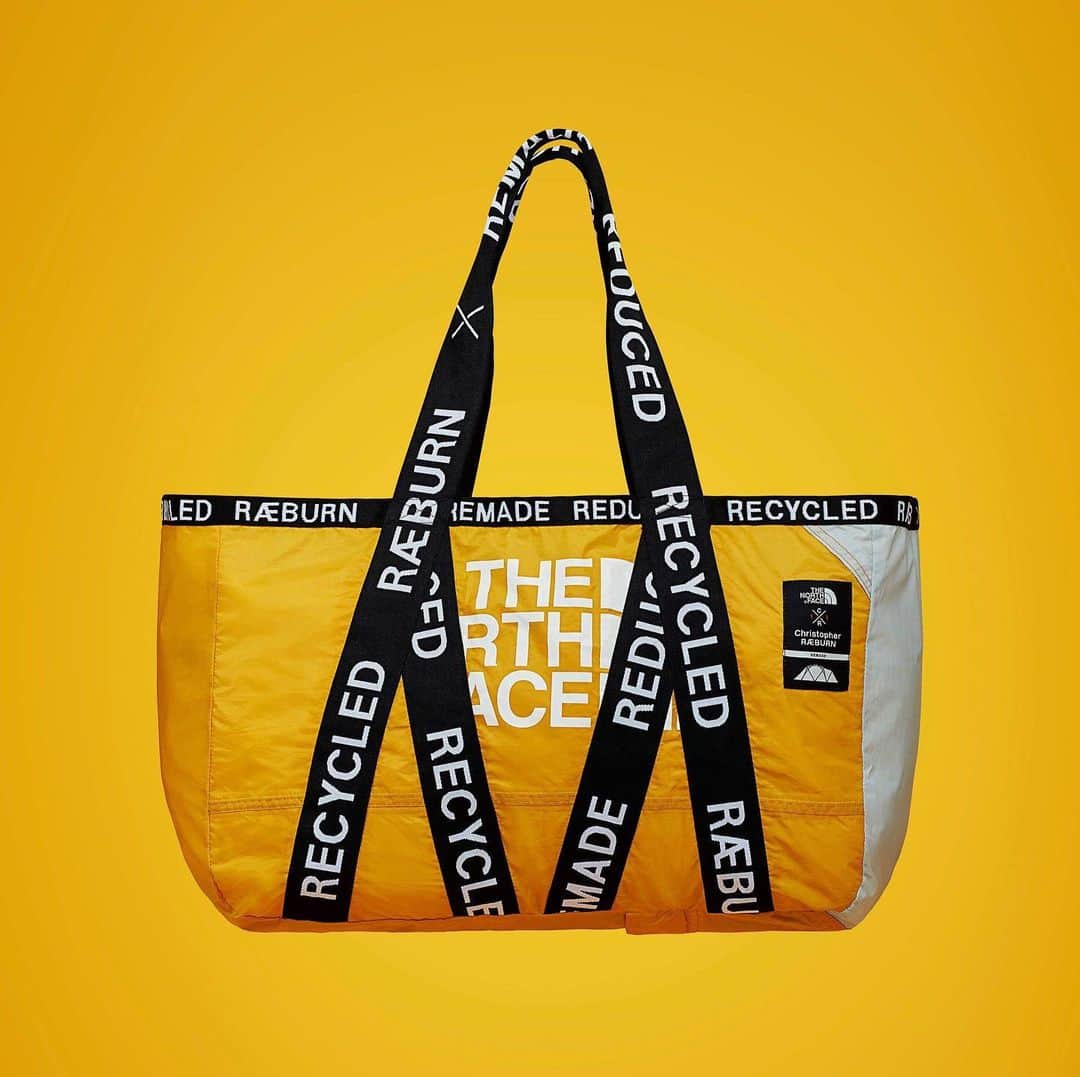 HYPEBEASTさんのインスタグラム写真 - (HYPEBEASTInstagram)「@hypebeaststyle: @thenorthfaceuk has enlisted Christopher Raeburn of @raeburn_design for a collaborative collection of bags, each uniquely made from a pre-used TNF tent in an effort to reduce man-made waste. The range includes a large holdall-style tote bag, a packable tote bag and a drawstring backpack. It’s all available now over at The North Face’s website and at select TNF stores. Photo: The North Face」3月28日 17時10分 - hypebeast