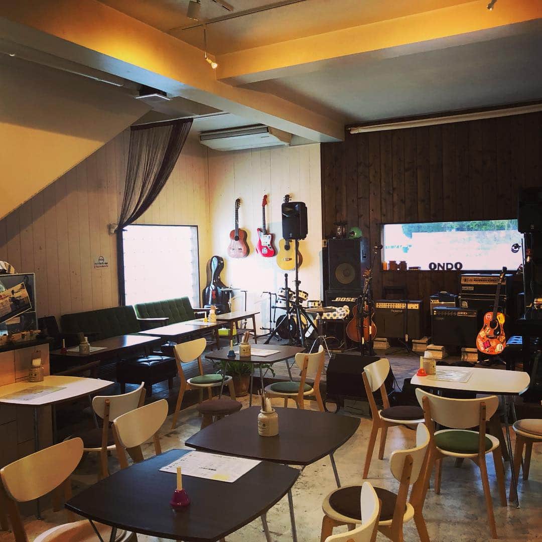 山川のりをのインスタグラム：「今夜は今帰仁オンドにてギターパンダ ライブです。19時/19時30分、2500円+Dです。共演はOndo university！やっと戻って来れたオンドに！お近くの方々会いにきてアイニージュー！」