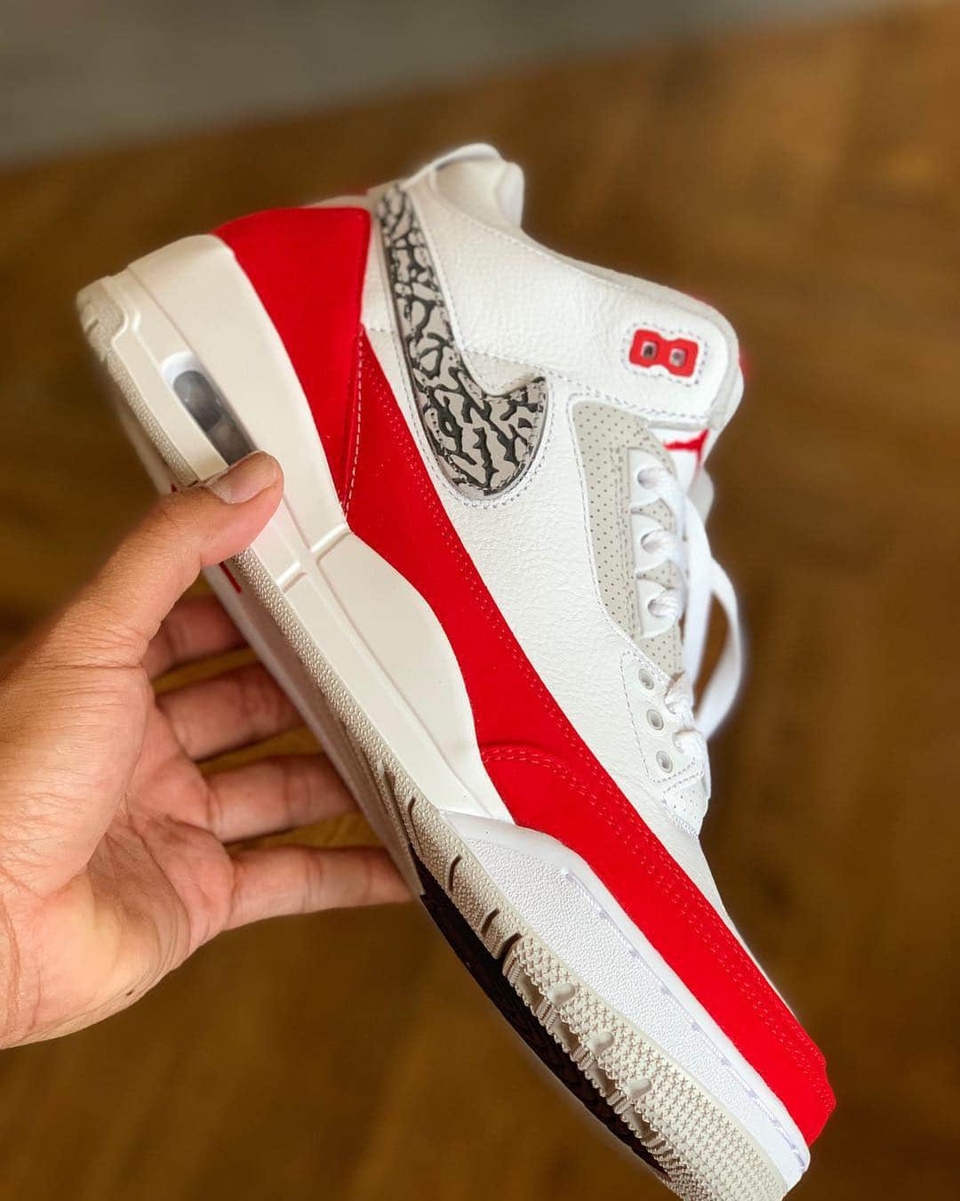 陳建州さんのインスタグラム写真 - (陳建州Instagram)「這雙經典AJ3 Tinker ～可換勾！🤣 Thanks @jumpman23 @raymondchen0912 @joyayayahola #jordantinker #jordan #sneakers」3月28日 17時40分 - blackielovelife
