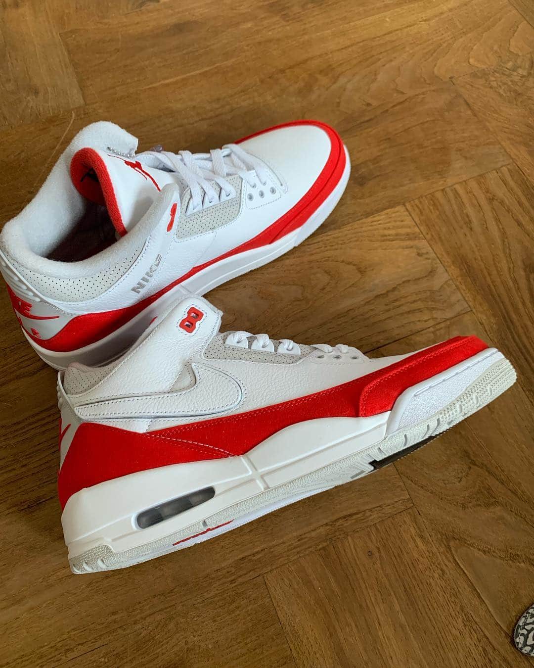 陳建州さんのインスタグラム写真 - (陳建州Instagram)「這雙經典AJ3 Tinker ～可換勾！🤣 Thanks @jumpman23 @raymondchen0912 @joyayayahola #jordantinker #jordan #sneakers」3月28日 17時40分 - blackielovelife