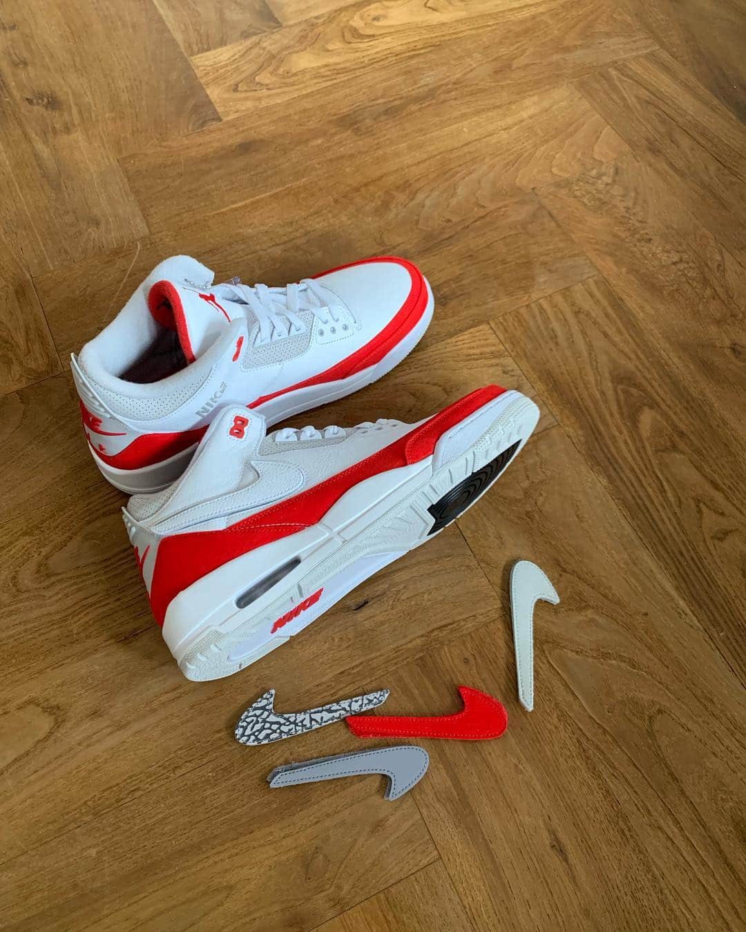 陳建州さんのインスタグラム写真 - (陳建州Instagram)「這雙經典AJ3 Tinker ～可換勾！🤣 Thanks @jumpman23 @raymondchen0912 @joyayayahola #jordantinker #jordan #sneakers」3月28日 17時40分 - blackielovelife