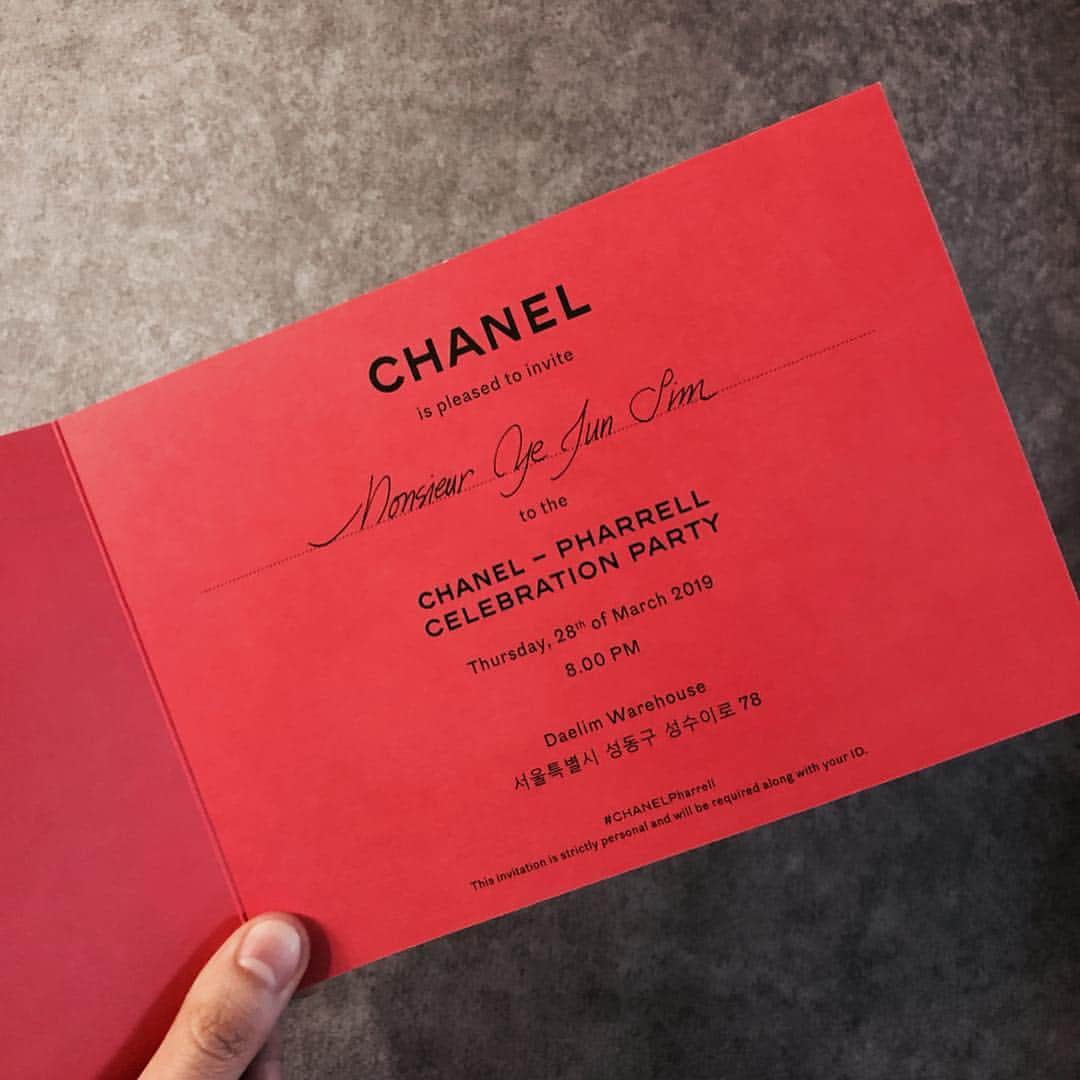 イェジュン さんのインスタグラム写真 - (イェジュン Instagram)「CHANEL x PHARRELL  #CHANEL #PHARRELL #chanelpharrell 🙏🏿 Thank you @chanelofficial」3月28日 17時33分 - _simyejun_