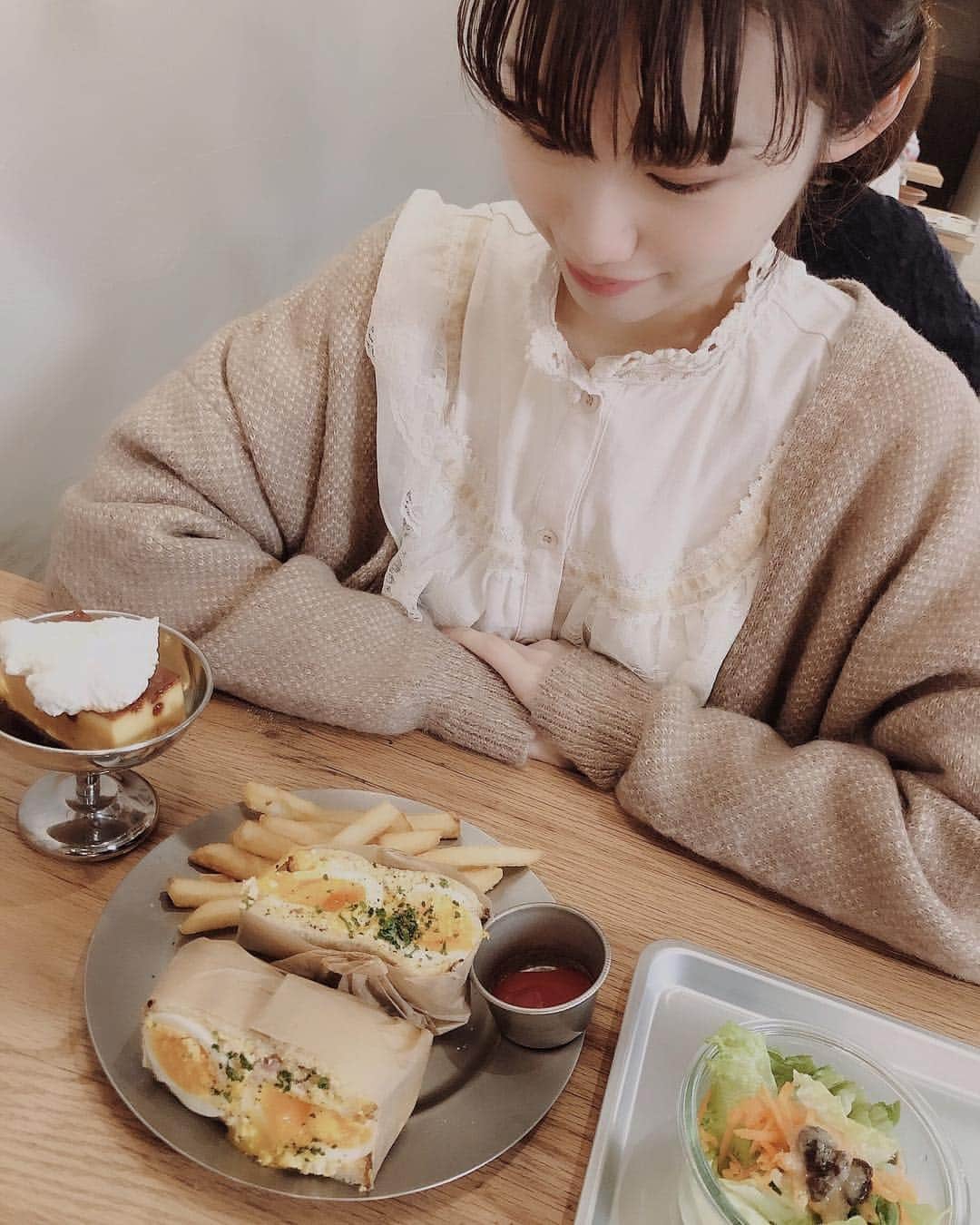 柏山奈々美さんのインスタグラム写真 - (柏山奈々美Instagram)「前回投稿したプリン、実はエッグサンドも絶品でした。 ご馳走を前に食べるのもったいなくてずっと見つめてた。笑  #カフェ #cafe #カフェ巡り #カフェ活 #カフェ好き  #東京カフェ #カフェ好きな人と繋がりたい #cafe #retrip_cafe #cafestagram  #인스타그램 #카페 #카페스타그램 #카페그램 #上野カフェ #eggbabycafe #プリン #卵サンド」3月28日 17時45分 - nanamikashiyama