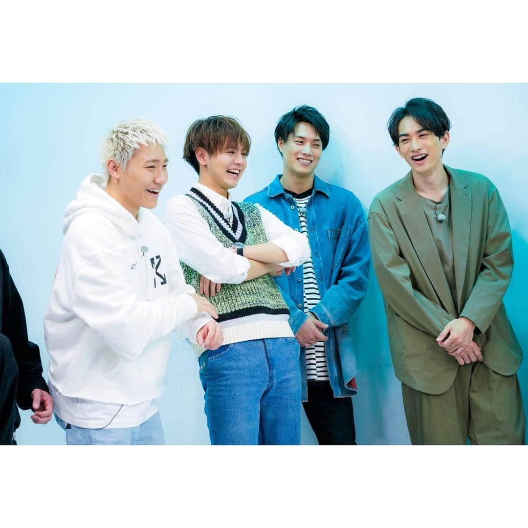 GENERATIONS高校TVさんのインスタグラム写真 - (GENERATIONS高校TVInstagram)「みんなからのリクエストにお応えして🙋‍♀️﻿ ﻿ ﻿ 『プリレジェ』×『GENE』のコラボショットを投稿しちゃうよ📸❤️﻿ ﻿ ﻿ \\ここでしか見られない写真もあるよ//﻿ スワイプして全部チェックしてね🥰﻿ ️ ﻿ 素敵な写真がいっぱいで嬉しいよ！って人はコメント欄に【 👑 】を✏️ ﻿ ﻿ そして、﻿ GENE高LINE企画第2弾も今日スタートするよ😍﻿ 何が始まるかドキドキ！！﻿ 20時にストーリーズで詳細を発表するから楽しみに待っていてね🙋‍♀️💕 ﻿ ﻿ みんなからの感想やコメント楽しみにしてます💕﻿ ﻿ これからも、GENE高公式インスタグラムを宜しくお願いいたします☺️﻿ ﻿ ﻿ 公式Twitterもチェックしてね👀﻿ ﻿ ﻿ .............................🏫..............................﻿﻿﻿﻿﻿ #AbemaTV #日曜よる9時 #ジェネ高﻿﻿﻿ #GENE高 ﻿﻿ #GENERATIONSfromEXILETRIBE ﻿﻿﻿﻿﻿ #ジェネレーションズ #ジェネ ﻿﻿﻿﻿﻿ #小森隼 #白濱亜嵐 #数原龍友﻿﻿﻿﻿﻿ #中務裕太 #片寄涼太 #佐野玲於 #関口メンディー﻿﻿ #鈴木伸之 #町田啓太 #清原翔﻿﻿ #PrinceOfLegend #プリレジェ﻿﻿ #王子が大渋滞」3月28日 18時04分 - genekou_official