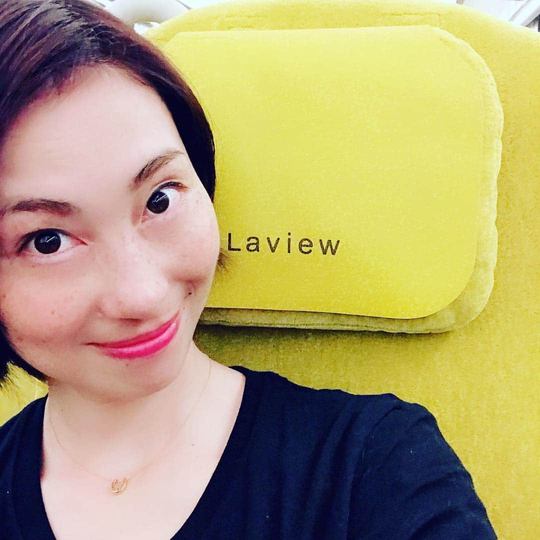 佐藤康恵さんのインスタグラム写真 - (佐藤康恵Instagram)「正解は、西武鉄道🚃『Laviewラビュー』に乗っちゃったのでした💖 もーね、座席💺がソファ🛋✨ずーっと座って危うく秩父まで行きそうになる😅🌟 しかも色が可愛い💕💕💕 今回は5号車でしたが、次は1号車に乗って運転席から外みるぞ〜〜🎶と張り切る二児の母でーす🤗 #laview #mama #yasuesato #さとうやすえ #佐藤康恵 #actress #model #japan」3月28日 17時51分 - yasuesato.official