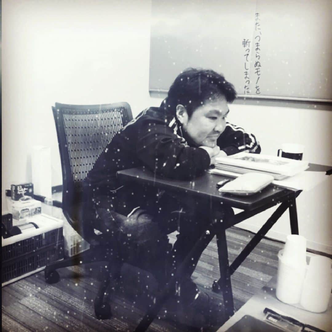 木村ひさしさんのインスタグラム写真 - (木村ひさしInstagram)「変臭マン、あ、間違えた。編集マン、トミー。 コイツにかかれば40分overもショートする。 #2019チャレンジ第一弾  #屍人荘の殺人」3月28日 18時01分 - kimura.hisashi