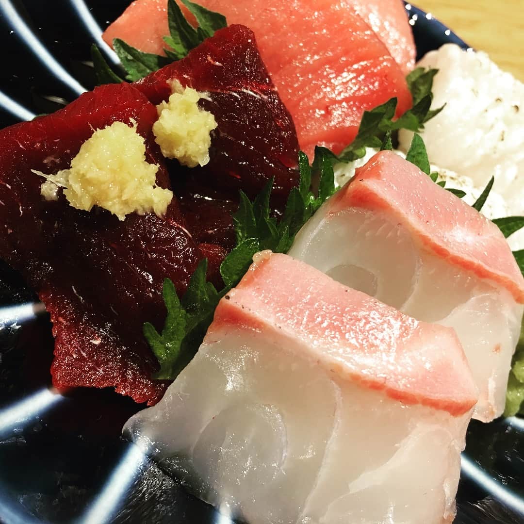 宮田麺児のインスタグラム：「弘大は 今日も 最高の 弘大  #日本酒#日本酒弘大#くじら#魚フライ#生酛#弘大」