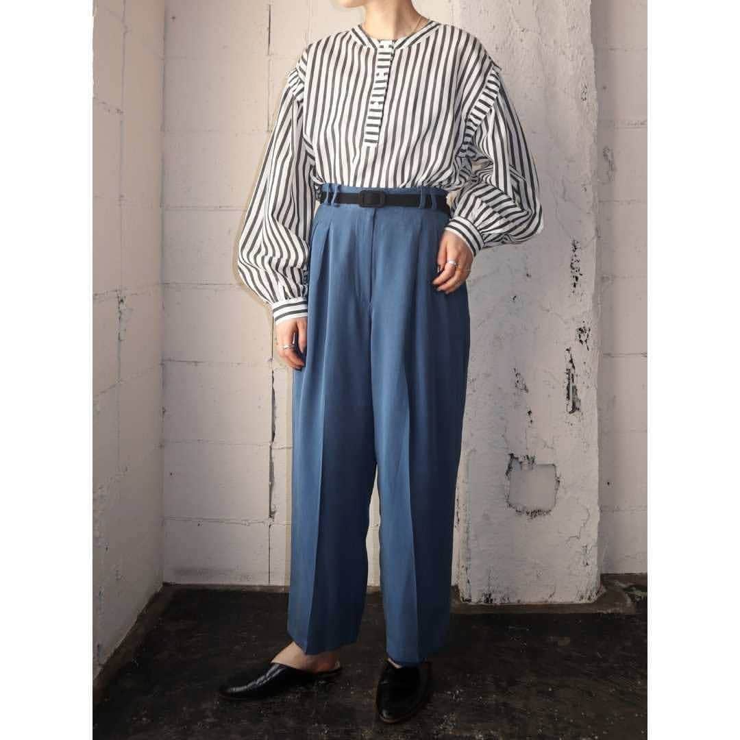 吉祥寺 古着屋 Orfeoのインスタグラム：「Stripe Blouse Style  #Orfeo #Kichijoji #Tokyo #vintage #used #fashion #coodinate #outfits  掲載商品のお問い合わせはメールにて承っております。コメント、DMでのお問い合わせは受け付けておりませんのでご了承ください。」