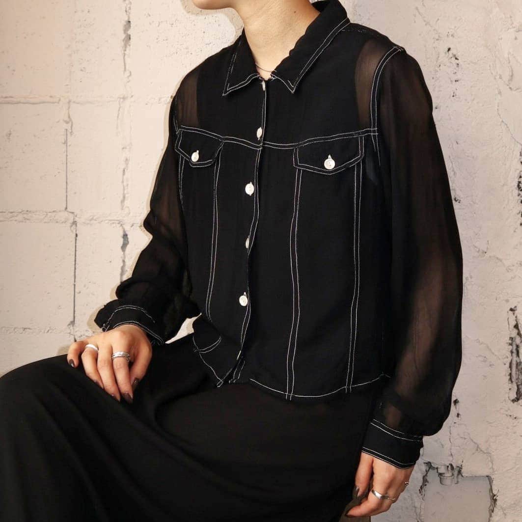 吉祥寺 古着屋 Orfeoのインスタグラム：「See-Through Black Blouse  #Orfeo #Kichijoji #Tokyo #vintage #used #fashion #coodinate #outfits  掲載商品のお問い合わせはメールにて承っております。コメント、DMでのお問い合わせは受け付けておりませんのでご了承ください。」