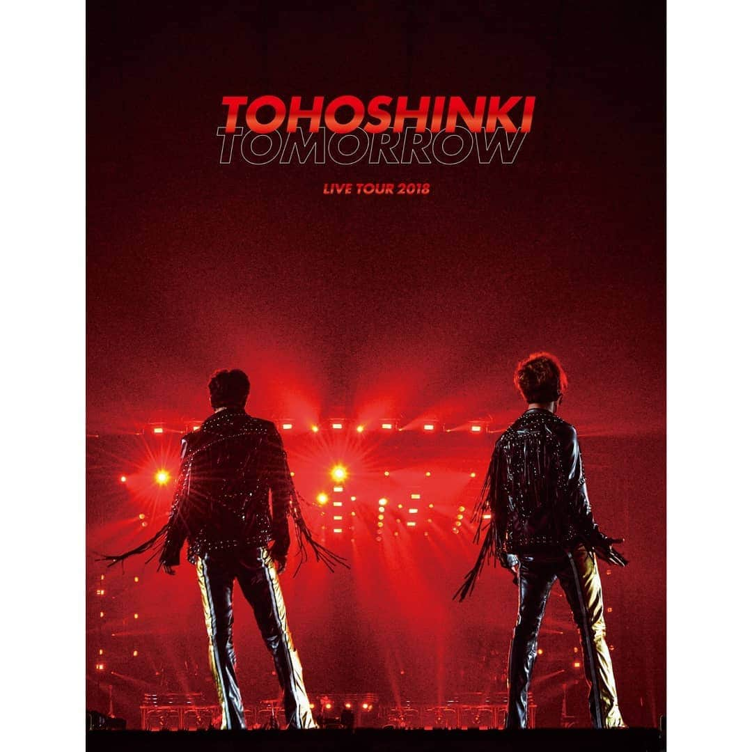 東方神起さんのインスタグラム写真 - (東方神起Instagram)「‘톱클래스’ 동방신기의 일본 공연 ‘東方神起 LIVE TOUR 2018 ~TOMORROW~’ 실황이 담긴 라이브 DVD와 Blu-ray가 오리콘 데일리 차트 4관왕에 올랐습니다!👏 _ 'Top class' TVXQ!''s live DVD and Blu-ray of its Japanese concert ‘東方神起 LIVE TOUR 2018 ~TOMORROW~’ has topped four categories of the Oricon daily chart!👏 _ #동방신기⁠ ⁠#東方神起⁠ #TVXQ! #U_Know #MAX #유노윤호 #최강창민 #東方神起_LIVE_TOUR_2018_TOMORROW @yunho2154 @changmin88」3月28日 9時33分 - tvxq.official