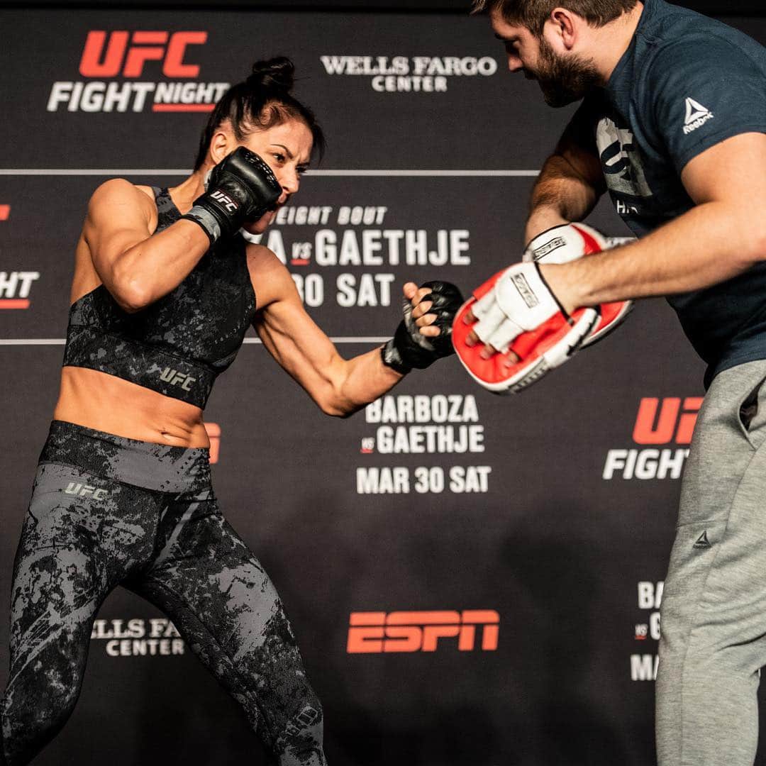 UFCさんのインスタグラム写真 - (UFCInstagram)「Looking to take Philly by storm! Who ya got? #UFCPhiladelphia」3月28日 9時56分 - ufc