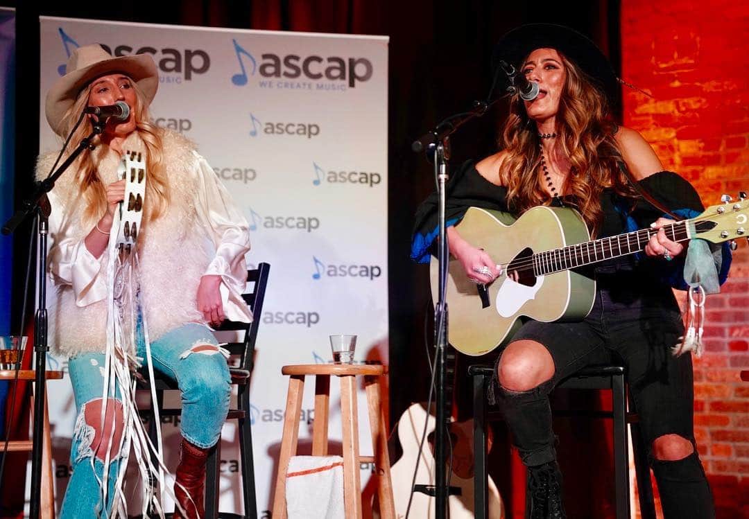 ASCAPさんのインスタグラム写真 - (ASCAPInstagram)「A night of iconic tunes performed by #ASCAPCountry members @josh.kear @theedwinmccain @thesisterhoodband & @gordonkennedymusic during our #ASCAP writers in the round at the @tinpansouth in Nashville! Check our stories for videos 🎶 (📸 by @edrode)」3月28日 9時54分 - ascap