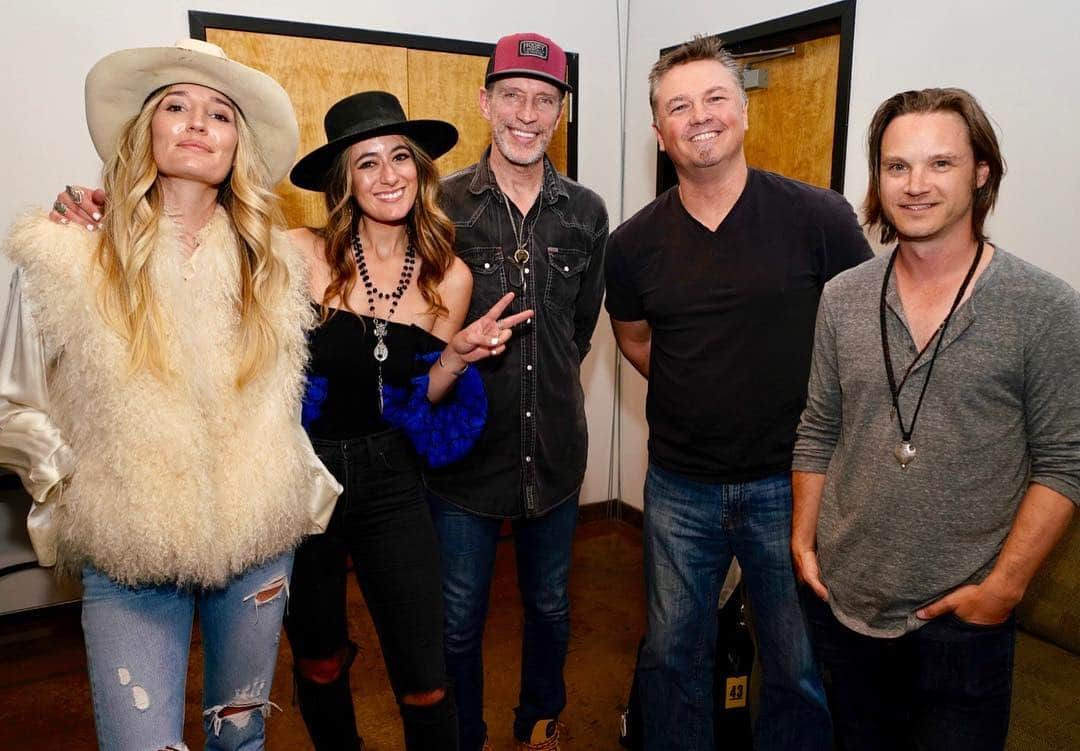 ASCAPさんのインスタグラム写真 - (ASCAPInstagram)「A night of iconic tunes performed by #ASCAPCountry members @josh.kear @theedwinmccain @thesisterhoodband & @gordonkennedymusic during our #ASCAP writers in the round at the @tinpansouth in Nashville! Check our stories for videos 🎶 (📸 by @edrode)」3月28日 9時54分 - ascap