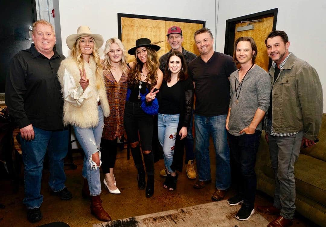 ASCAPさんのインスタグラム写真 - (ASCAPInstagram)「A night of iconic tunes performed by #ASCAPCountry members @josh.kear @theedwinmccain @thesisterhoodband & @gordonkennedymusic during our #ASCAP writers in the round at the @tinpansouth in Nashville! Check our stories for videos 🎶 (📸 by @edrode)」3月28日 9時54分 - ascap