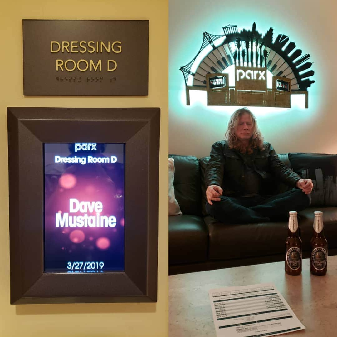 Megadethさんのインスタグラム写真 - (MegadethInstagram)「#repost @davemustaine • • • Pre-show jitters? ....naaaaa! 😉」3月28日 10時40分 - megadeth